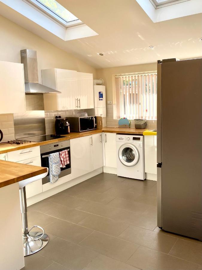 Greenwood Manchester Bagian luar foto