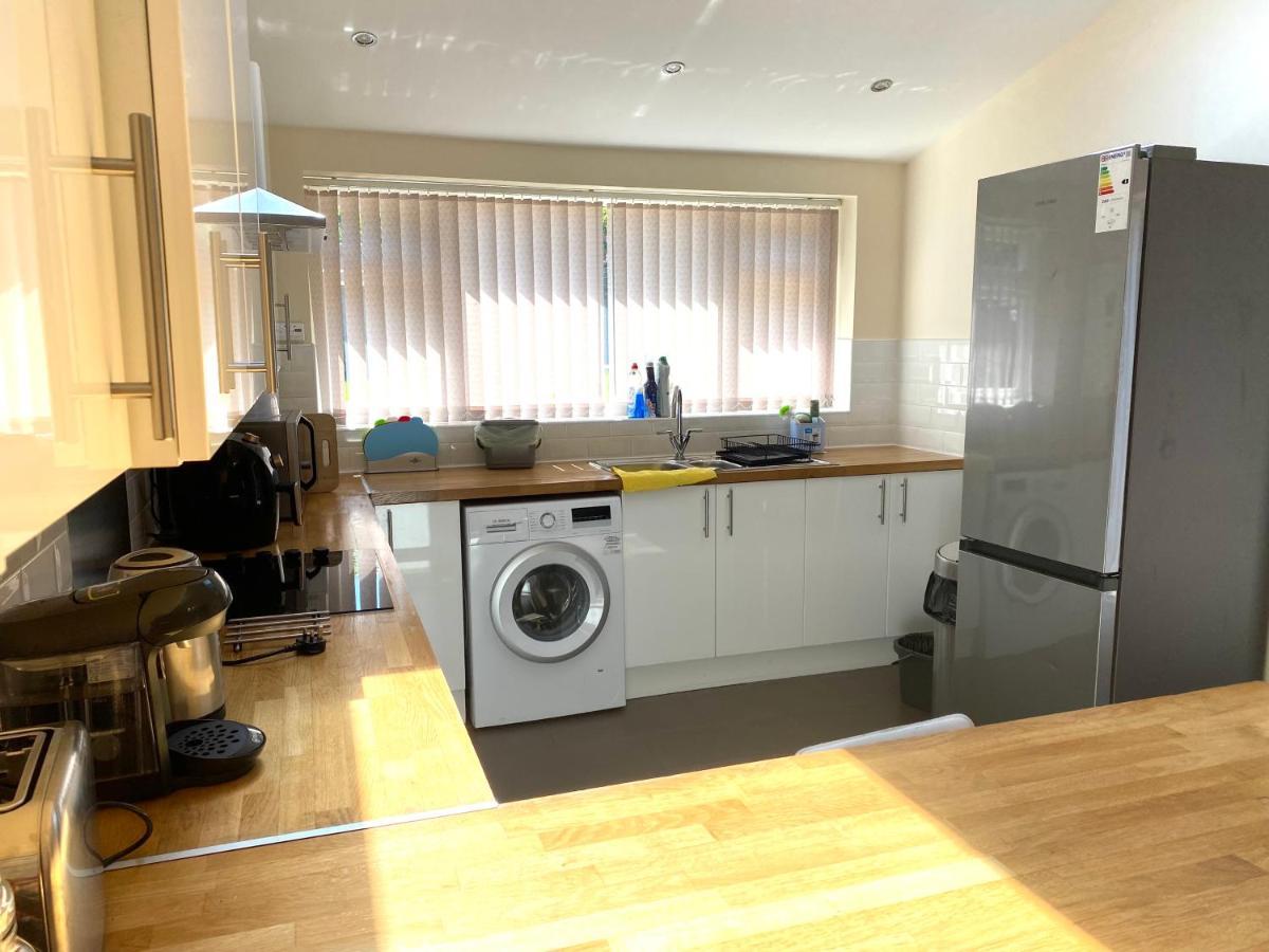 Greenwood Manchester Bagian luar foto